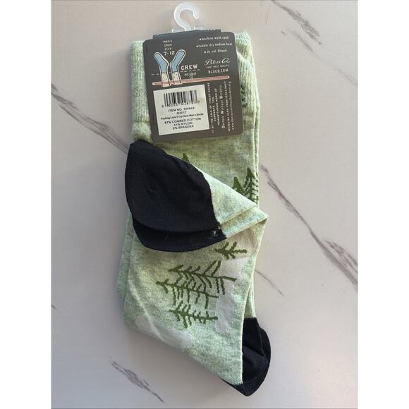 Blue Q I F*CKING LOVE IT OUT HERE Woods Camping Outdoors Mens Crew Socks NEW NWT - Picture 5 of 7
